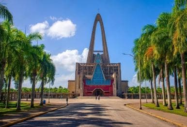 HigĂŒey Cultural Tour: From the Basilica to the Beaches of Macao â Guided tour and outdoor activity