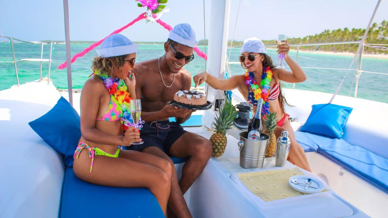 Punta Cana Private Catamaran (Medium Group) — Guided tour and outdoor activity